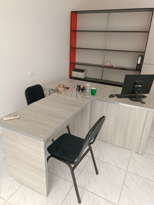 Stol sotiladi (Т). Продается стол (Т)