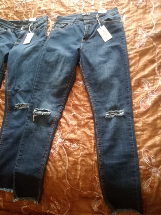 Джинсы молодежные