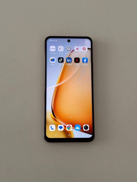 Vivo Y28 телефон