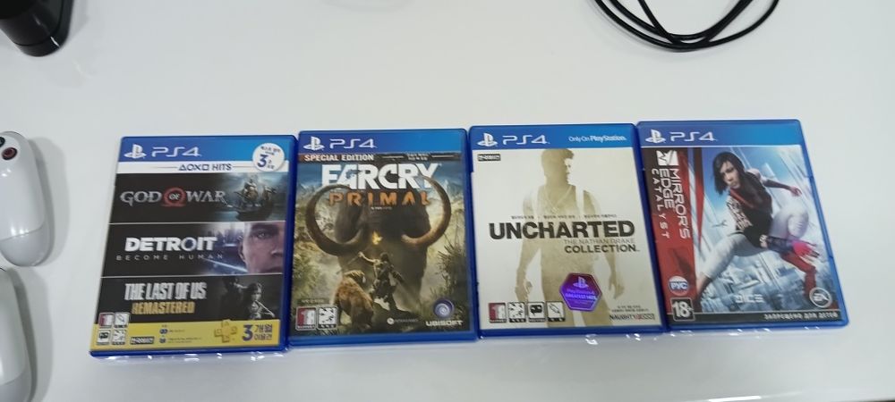 Продам Свою Sony PlayStation 4 pro