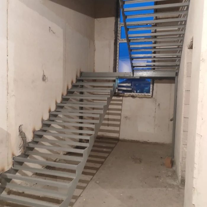 Лестницы из металла