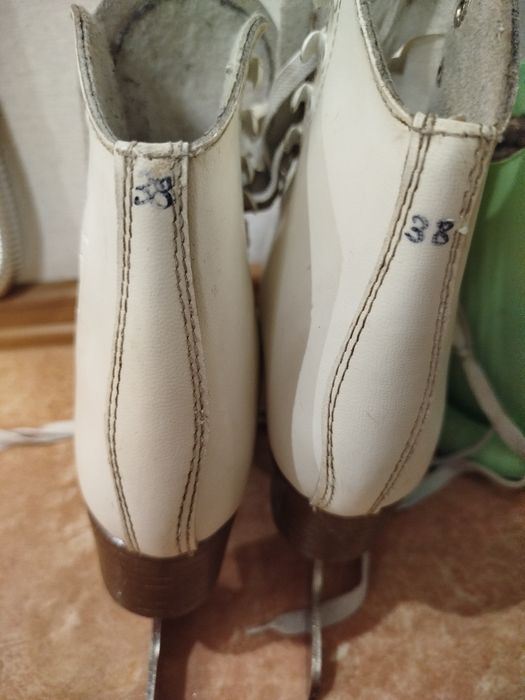 Коньки зимние...