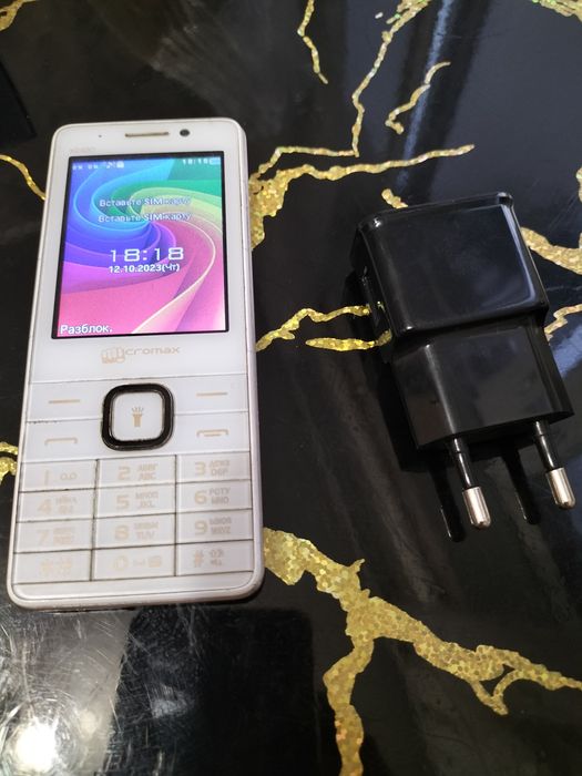 Продам телефон 2 х симочный,не рабочий.