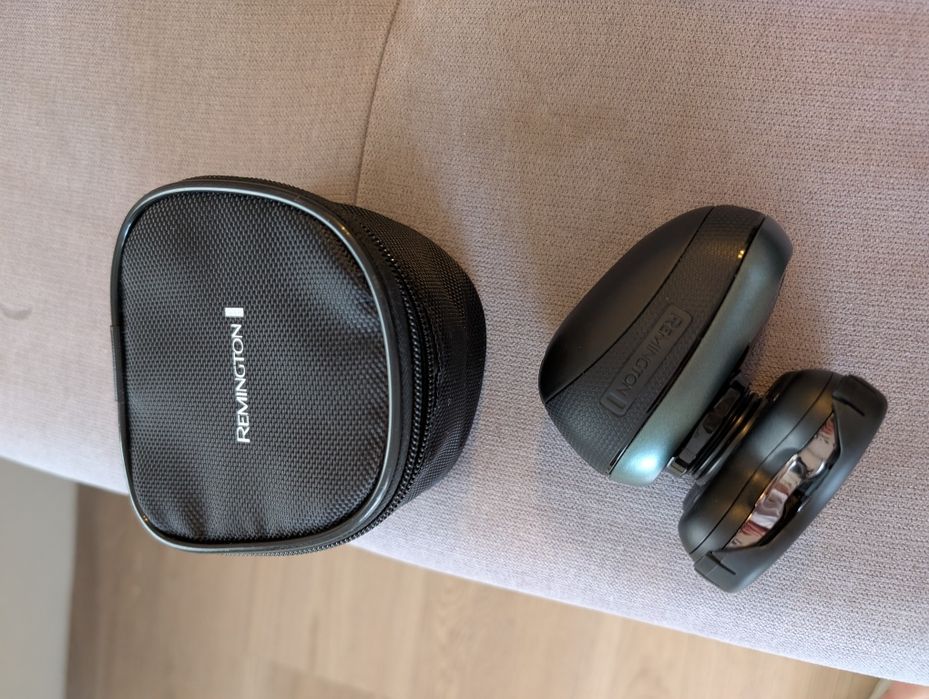 Aparat de ras pentru cap REMINGTON Ultimate RX7 XR1600