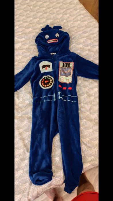 Diverse costume , ren, albinuta