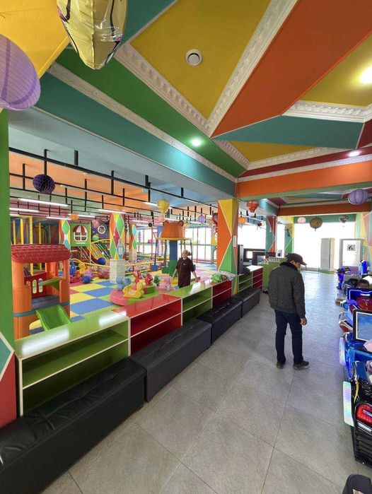 Bulung'ur tuman markazida joylashgan 400 kv.m Noturar Bino Sotiladi.