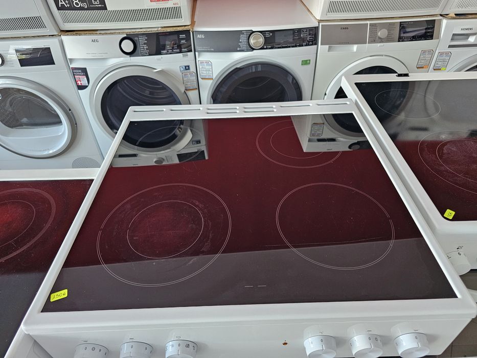 Свободностояща печка с керамичен плот Gorenje