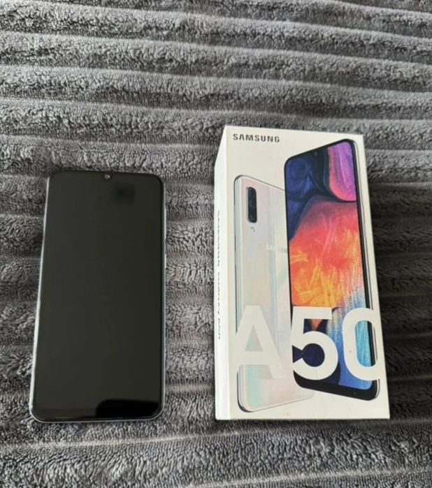 Samsung  Galaxy  A50 4/64GB. В идеале