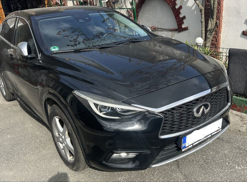 Infiniti Q30 2016 - 2.2D Automată - 170 cai
