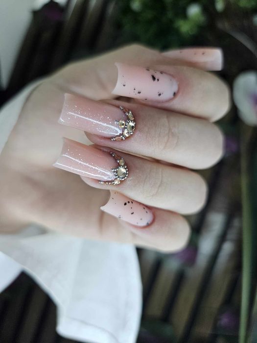 Unghii cu gel / oja semipermanenta