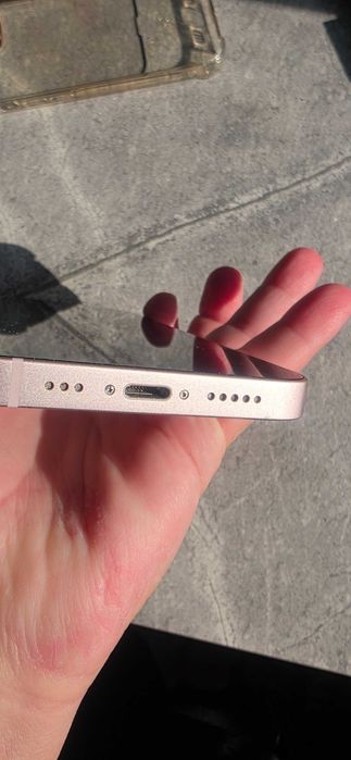 Телефон IPhone 13