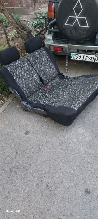 Продам сиденье заднее митсубиси RVR