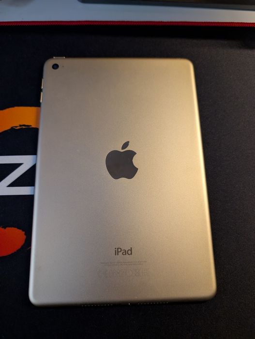 Ipad mini 4 in stare foarte buna