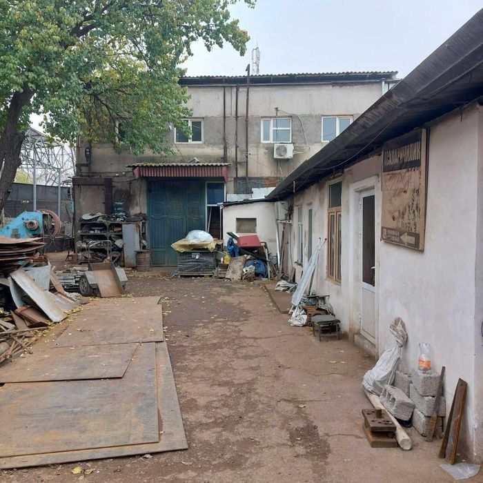 Продаётся 1 900 м² производственный цех.