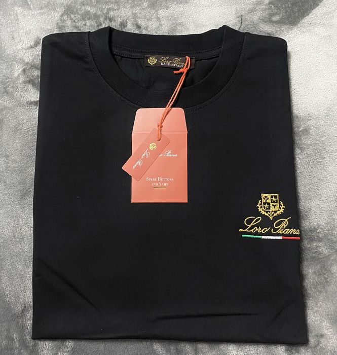Vand tricou nou de barbati