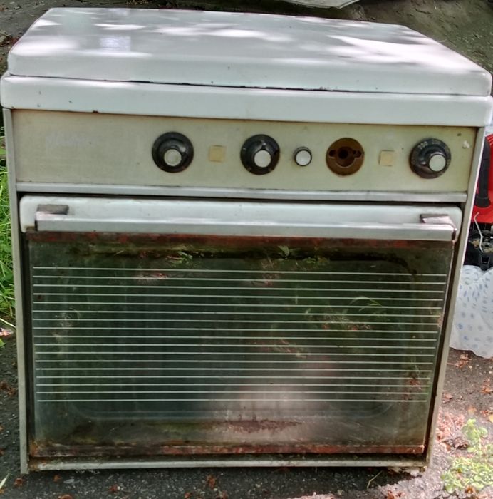 Электроплита с духовкой