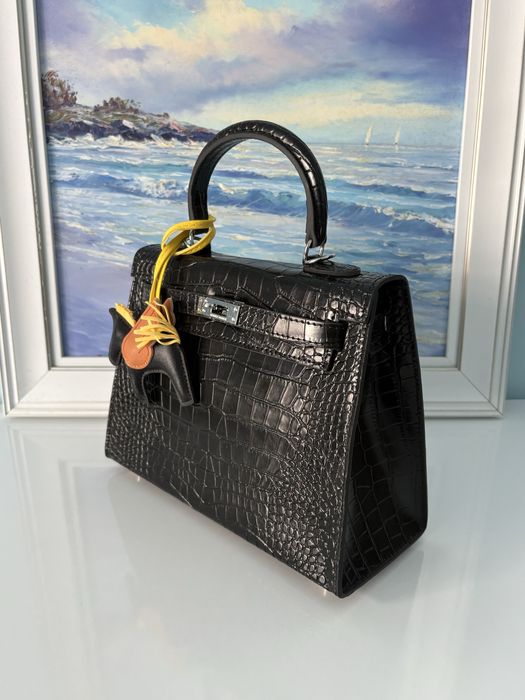 Дамска чанта – HRMS + подарък