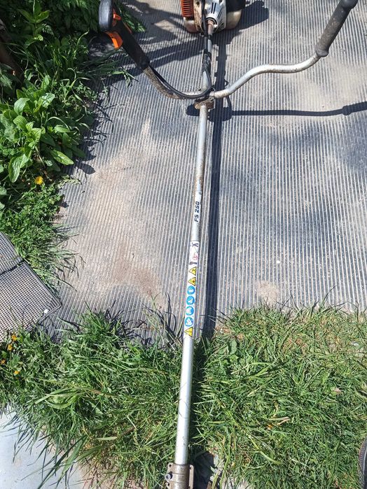Vând cositoare Stihl fs 250