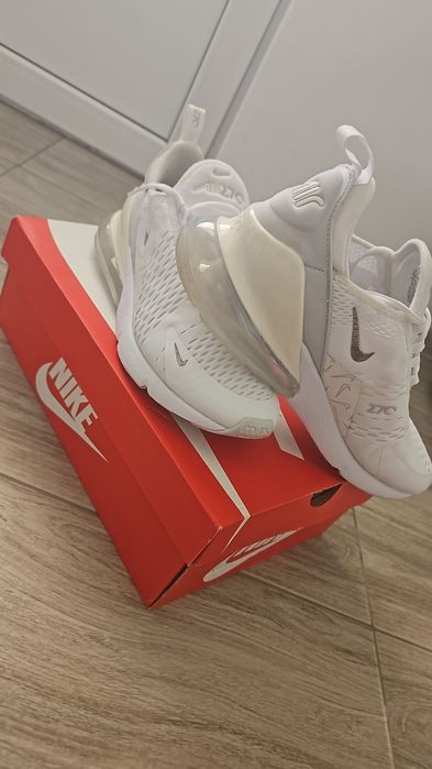 Nike airmax 270 gold