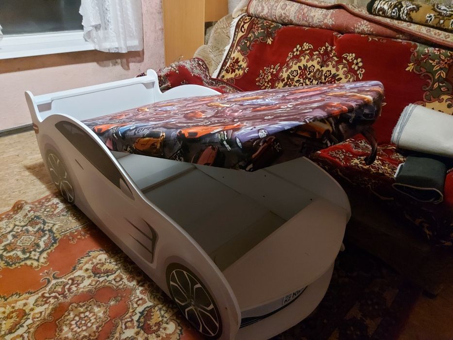 Продам кровать автомобиль.