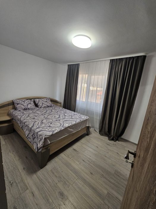 Vand apartament 3 camere