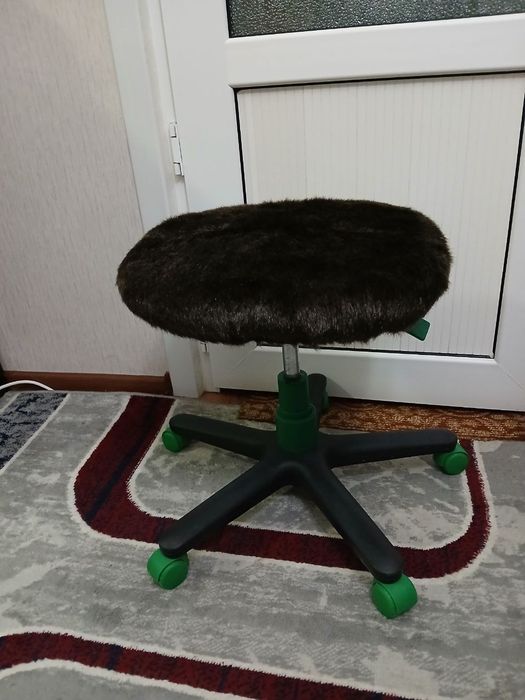 Срочно  продаётся Компьютерное кресло  НЕ ДОРОГО