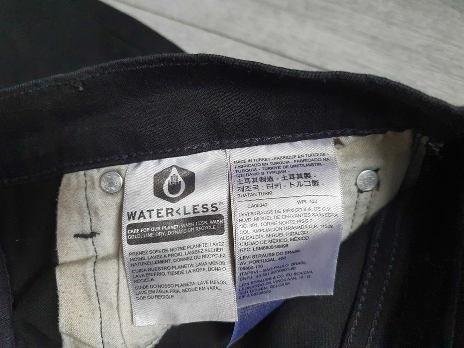 Blugi LEVI'S 511 Slim - Marime W32 L32 (Talie 83 cm)