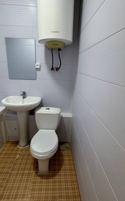 Пахтазор квартира сотилади срочно 3-этаж 4-этажли Дом Генерал олдида