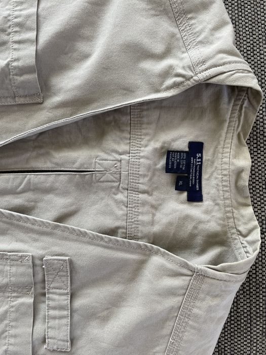 Марков елек с много джобове