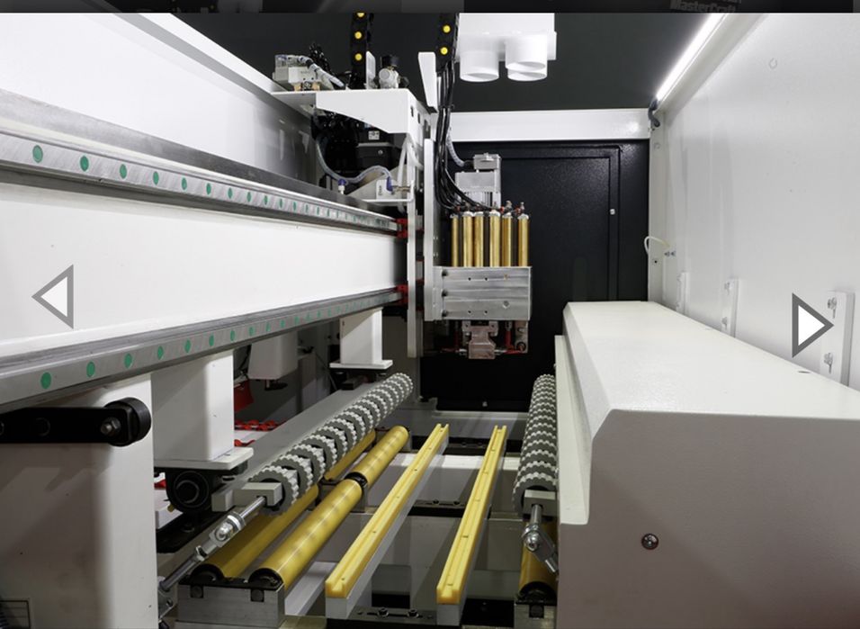 Vand masina CNC de gaurit si frezat OMAKSAN HOLEMASTER 1030 MC