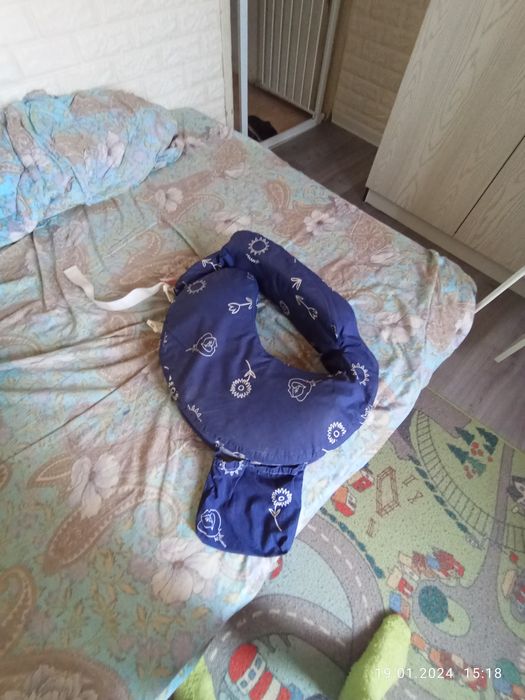 Продается подушка для кормления