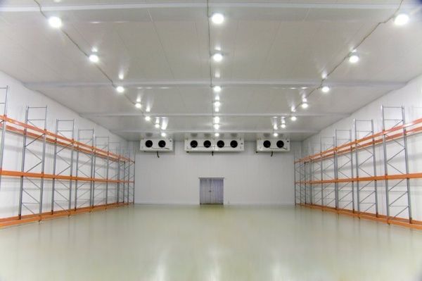 Продаётся холодильный склад, от поста  3 км, вдоль трассы