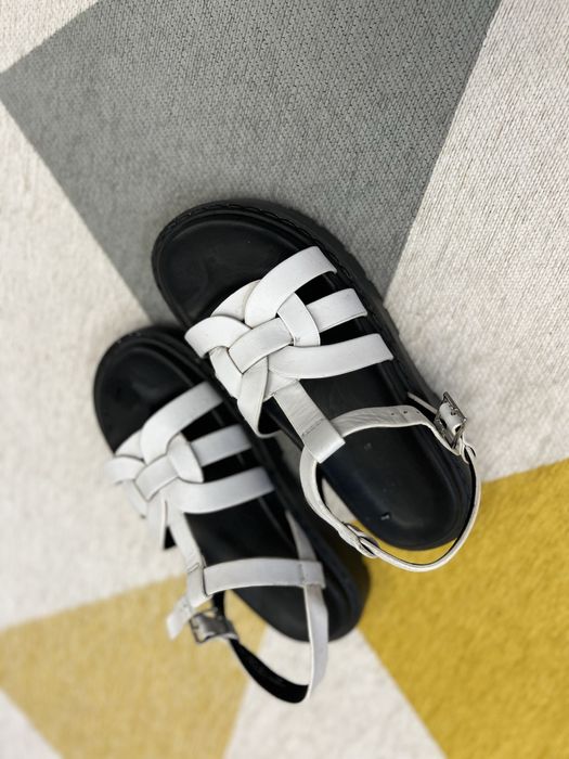 Сандалии Zara