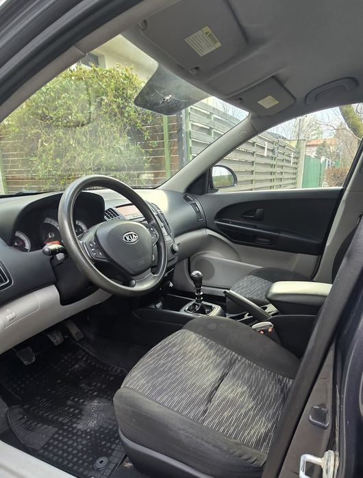 Kia  Ceed  2008  1.6  CRDi