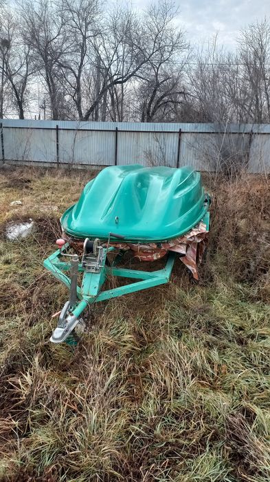 Продам моторную лодку