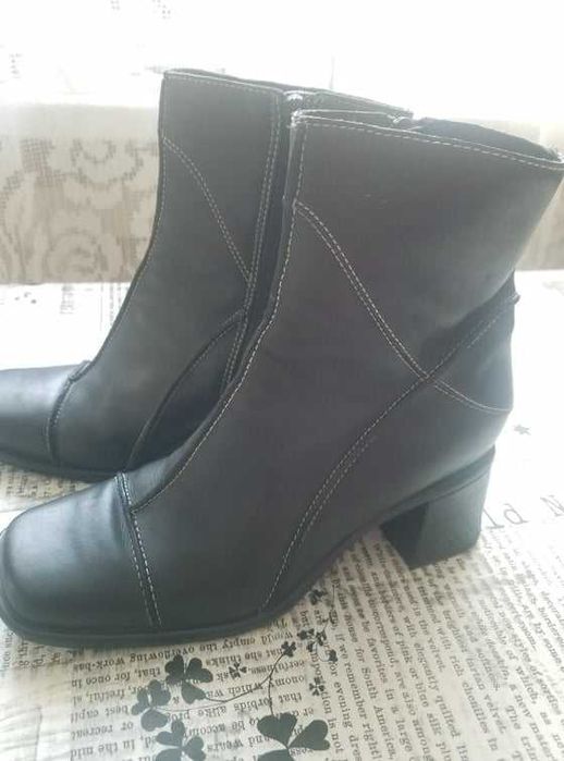 Дамски боти Klarks номер 38 естествена кожа, 15 евро