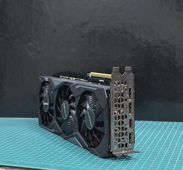 Продам Gigabyte RTX 2070 Super Windforce OC 3X