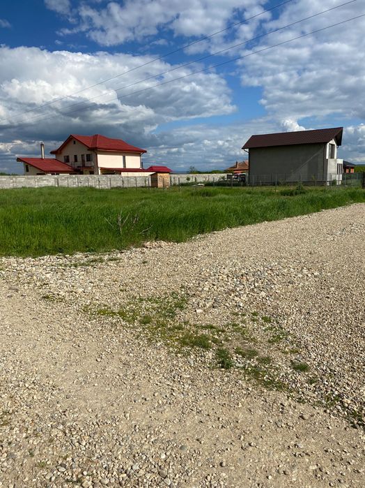 Vând teren în Fughiu 1380 mp-dublu front