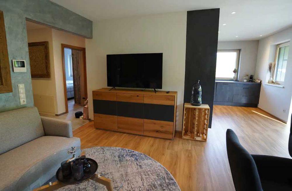 Дава се под наем Тристаен апартамент в Пловдив, Кършияка - 87 кв.м за 325 € - Снимка #3