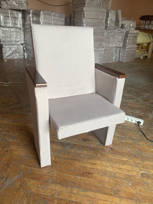 театральные кресла. кресла в зал