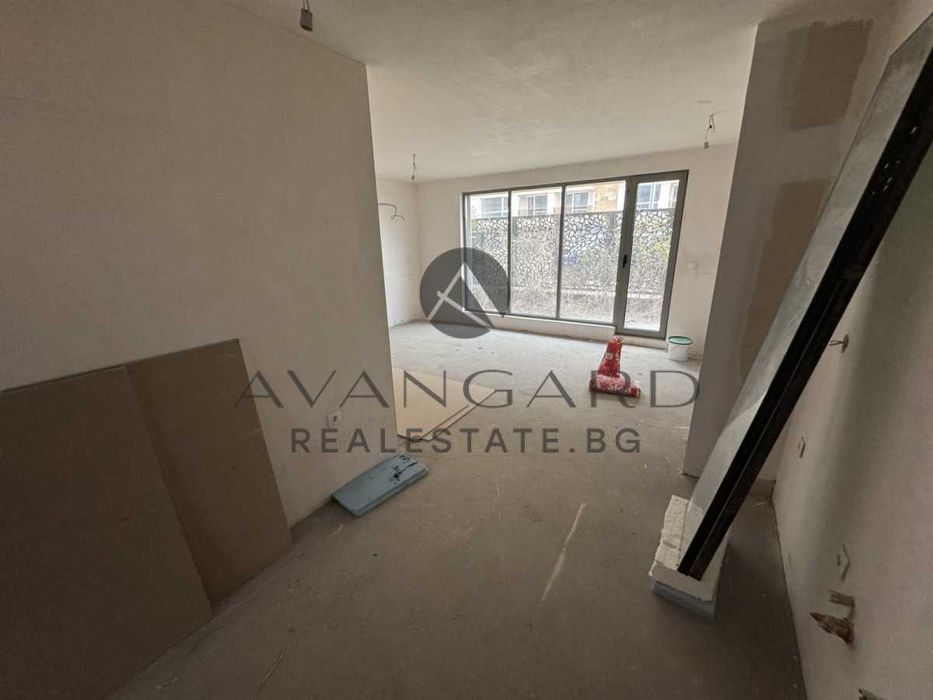 Продава се Тристаен апартамент в Пловдив, Христо Смирненски - 204 кв.м за 731 €/кв.м - Снимка #2