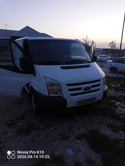 Moshina sotiladi ford tranzit