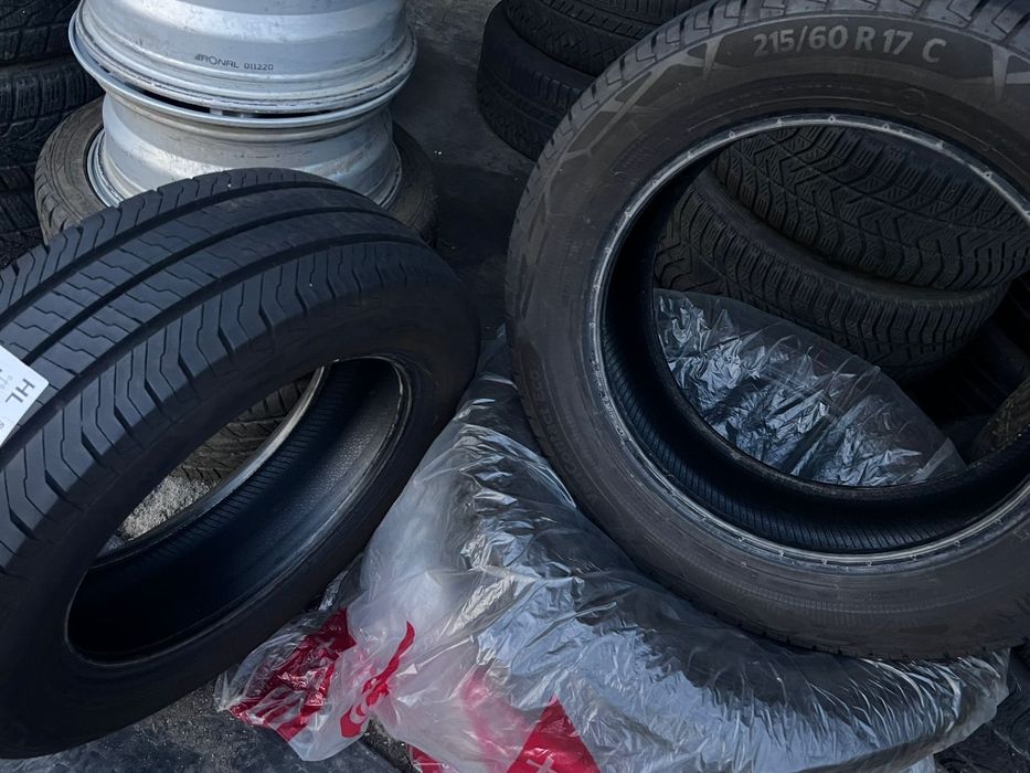 Чисто нови бусови гуми 215/60/17 continental!