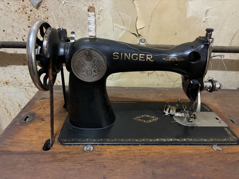 Masina de cusut Singer