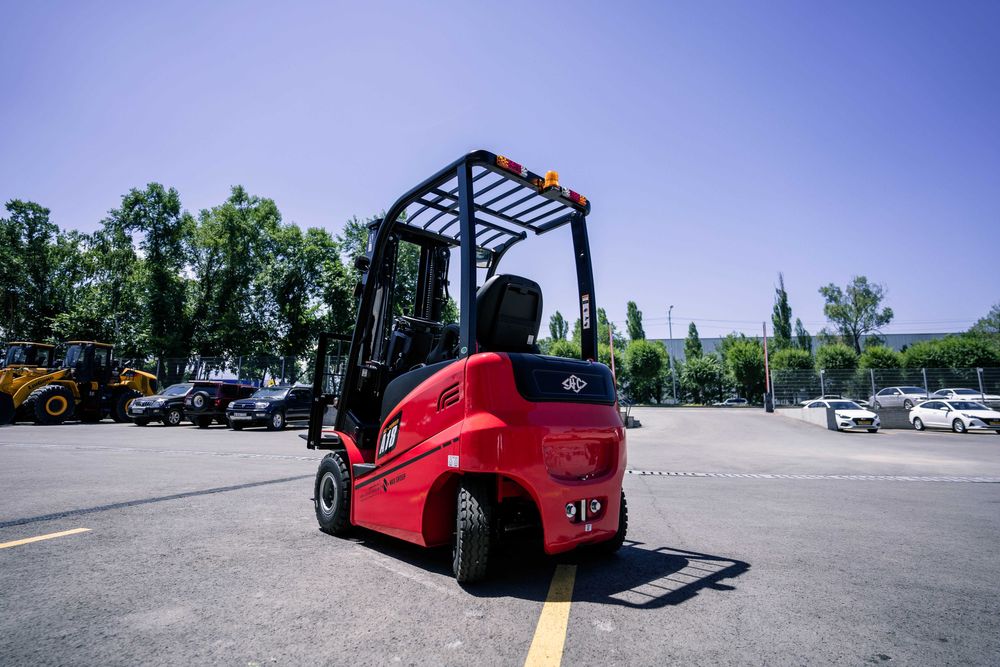 Электро-вилочный погрузчик НС