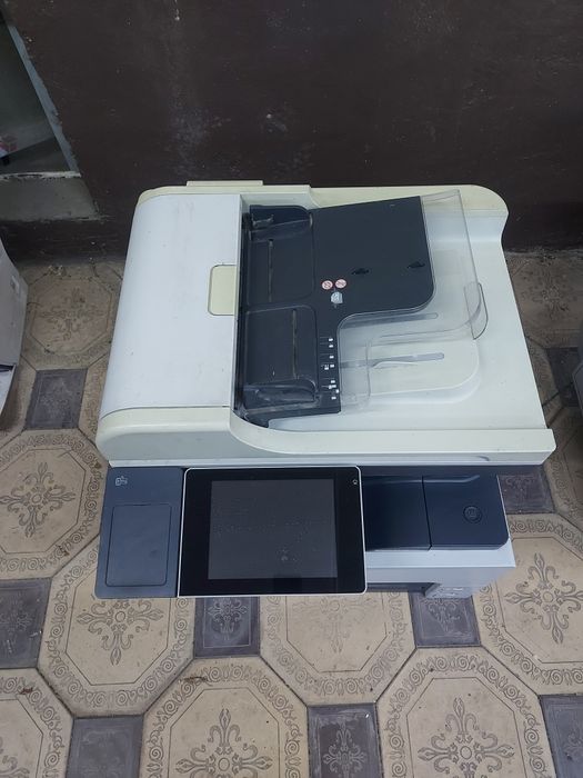 Принтер  hp  laserjet enterprise mfp m725