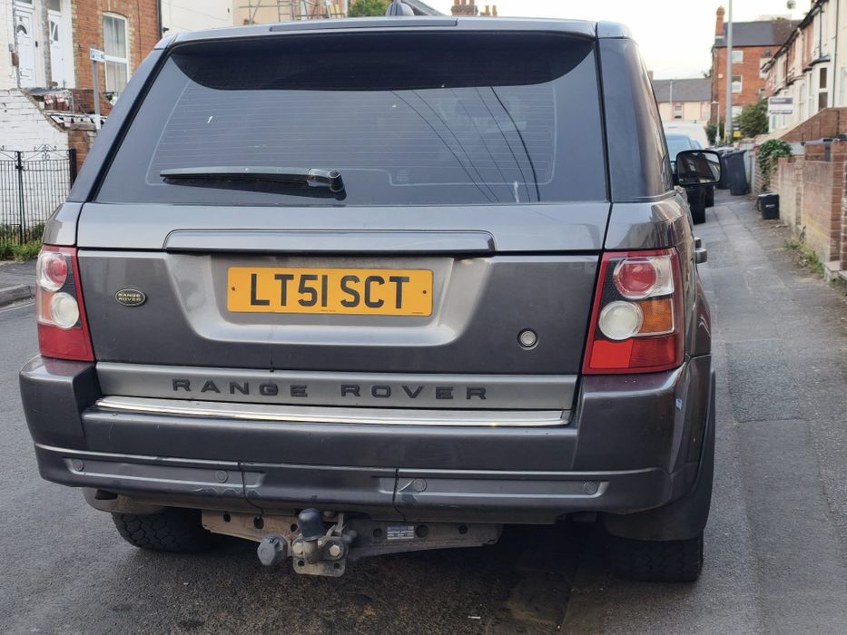 De vânzare doua Range Rover Sport volan partea dreaptă