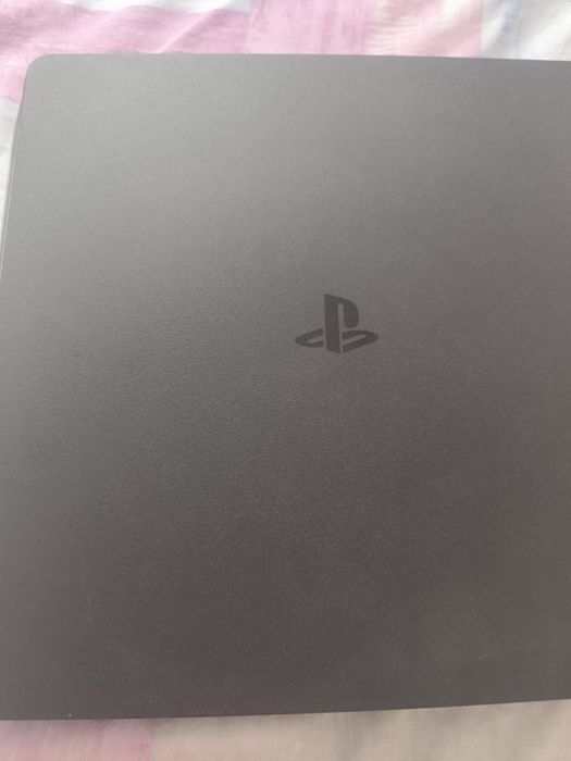 Playstation 4 slim