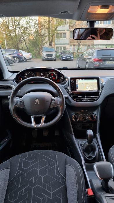 Peugeot 2008 1.2 VTi active benzină 10.2016 Se poate achizitiona si in  RATE CU BULETINUL  AVANS 0