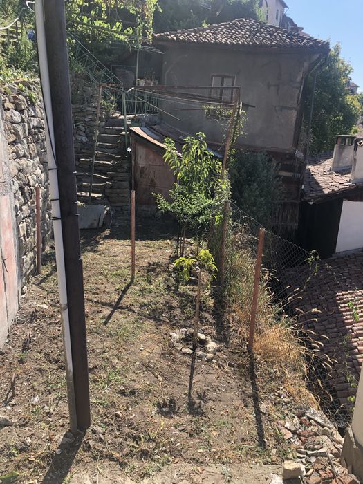 Къща с готов инвестиционен проект в старата част на гр. Велико Търново